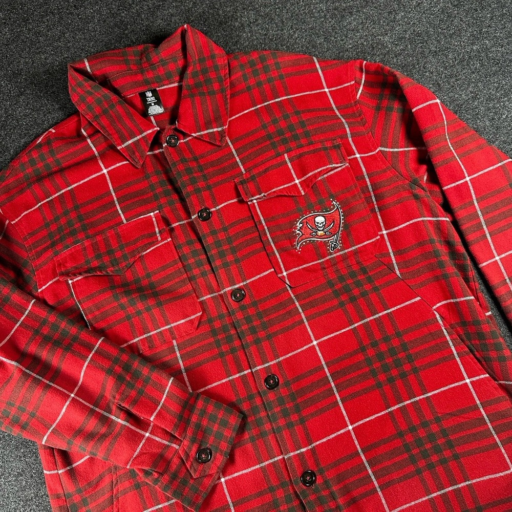 NFL‎ Tampa Bay Buccaneers Women's Red Plaid Button Down Flannel Shirt Med Blingy